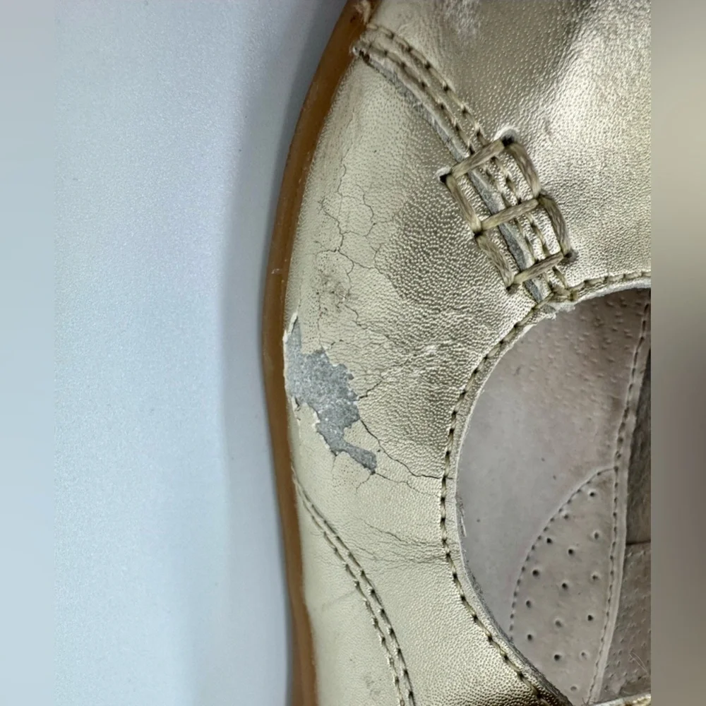 L'Amour Sz 11 Kids Gold Mary Jane Shoes, Velcro strap